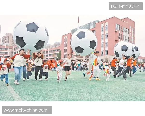 足球明星携手孩子畅谈梦想与成长的精彩瞬间